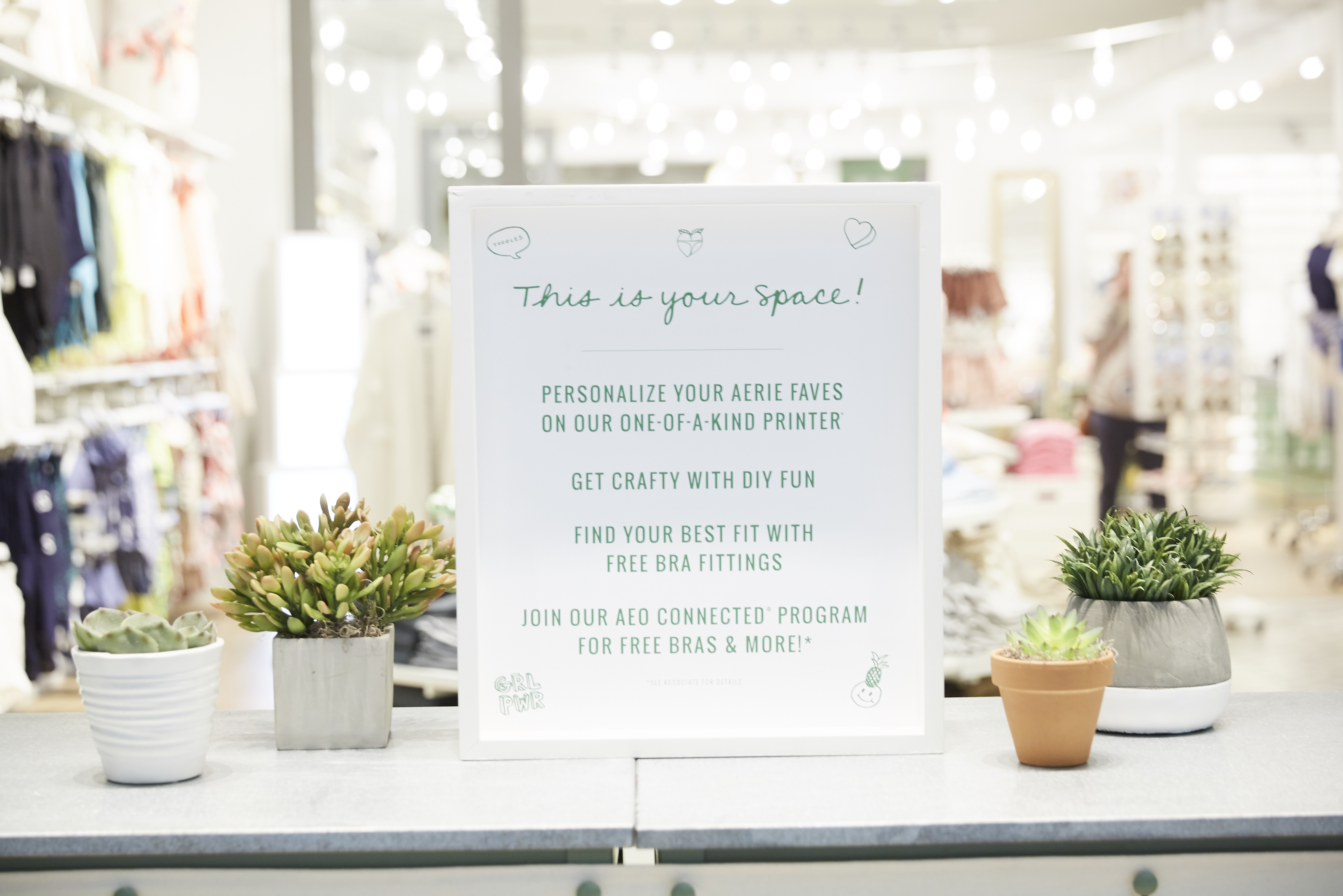 Introducing... An All-New Aerie Store Design!