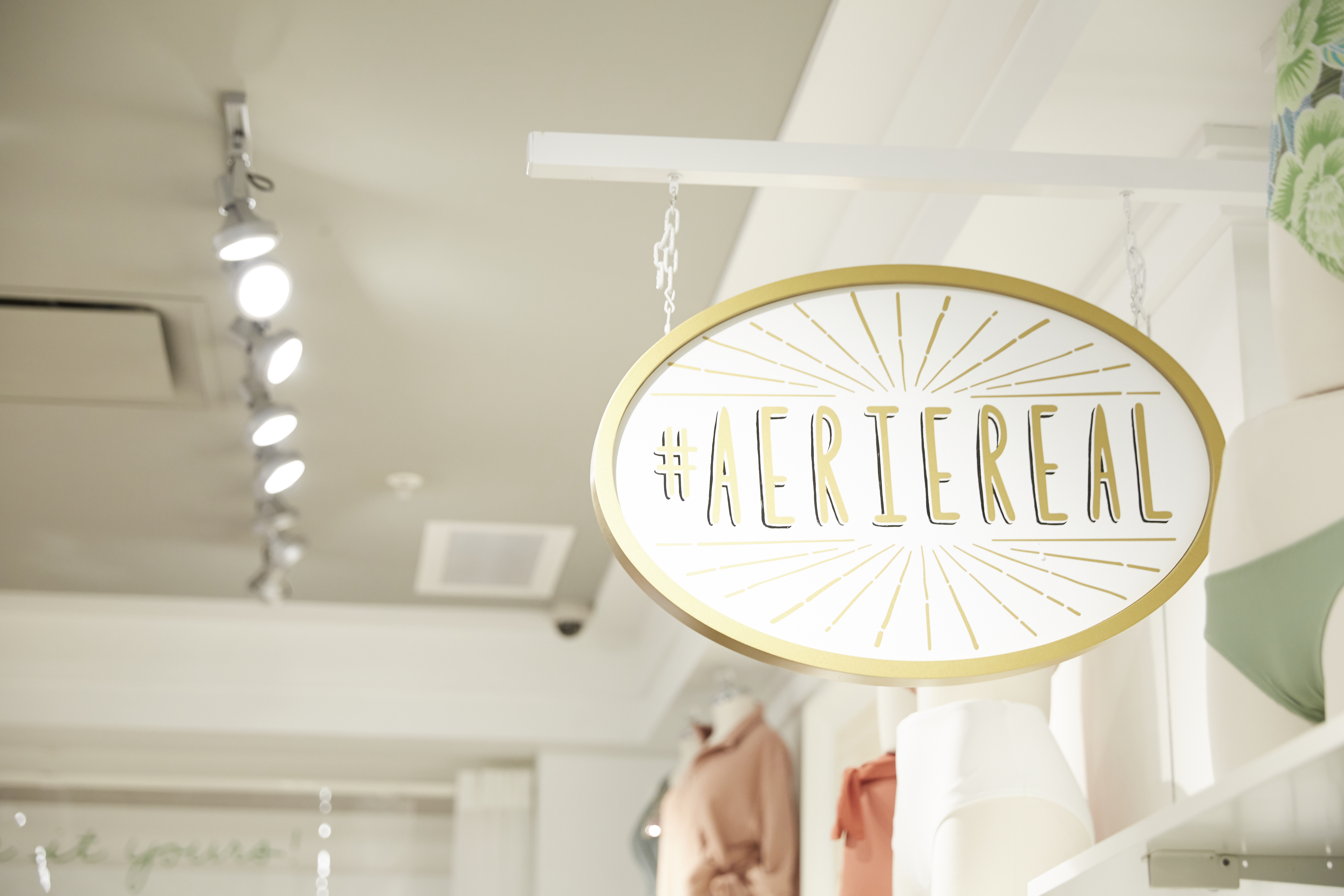 Introducing... An All-New Aerie Store Design!