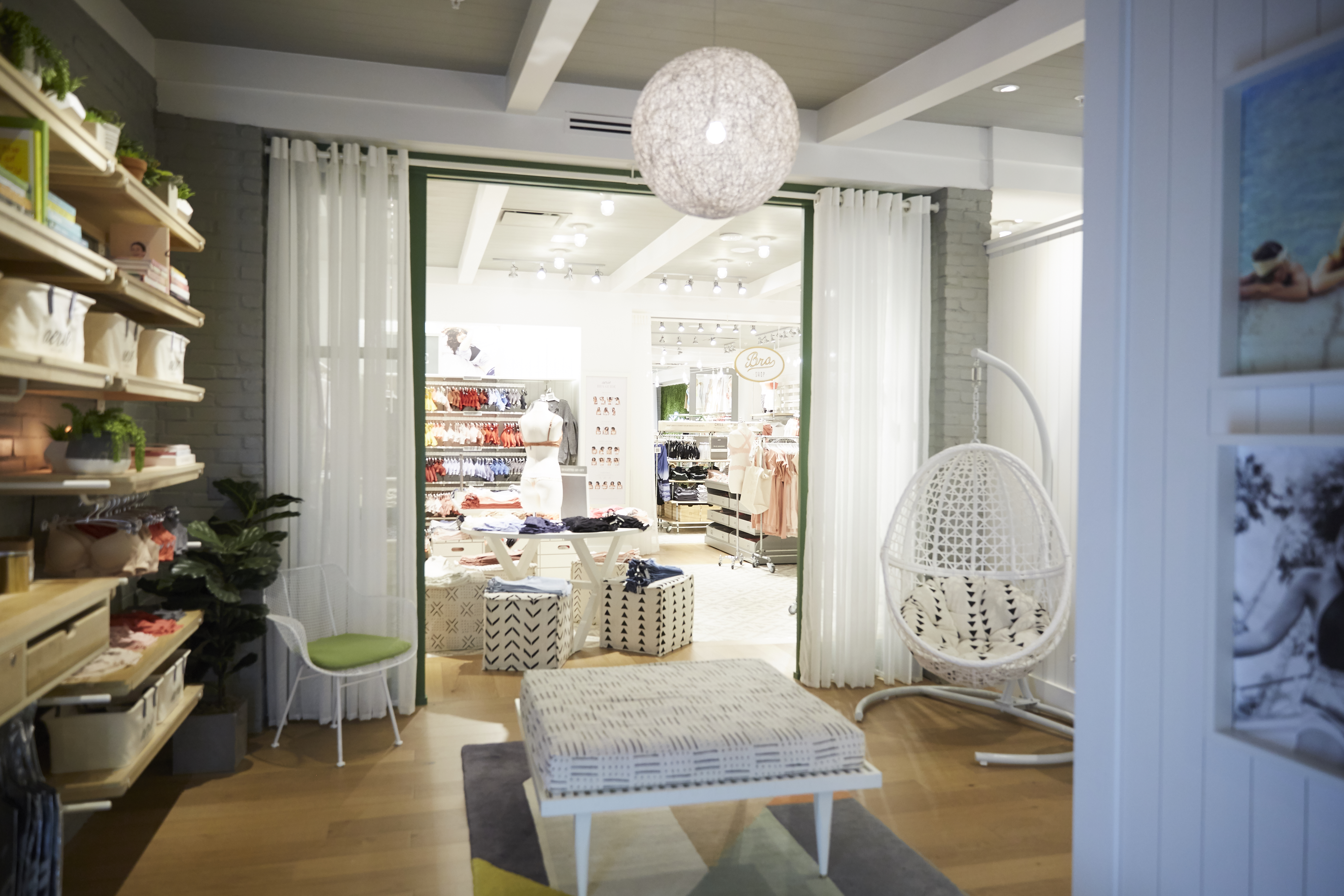 Introducing... An All-New Aerie Store Design!